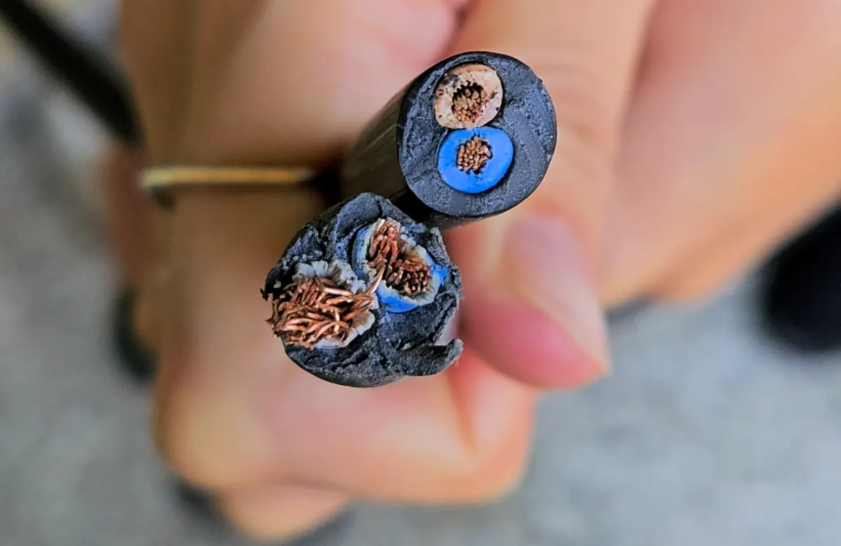Diagnóstico de cable eléctrico deteriorado en obra